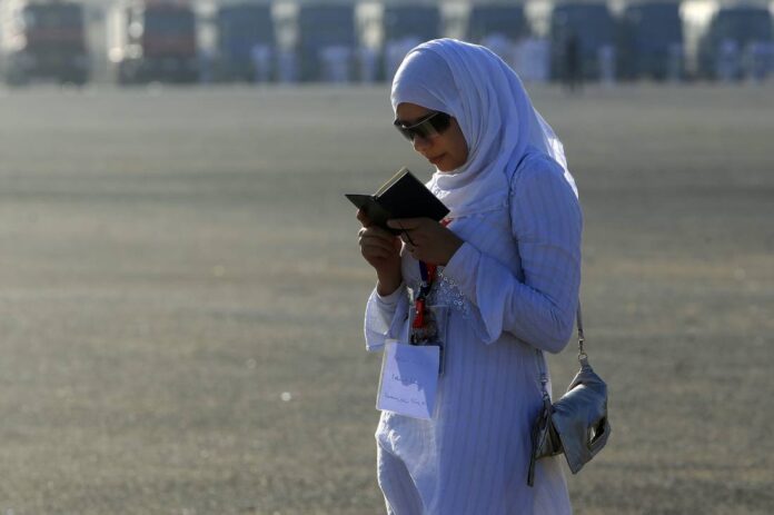 All-women's Islamic choir smashes gender taboos in Egypt